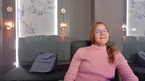 Snapshot of angeles_azul chatting on 12.17.25 angel online show from 12.17.25