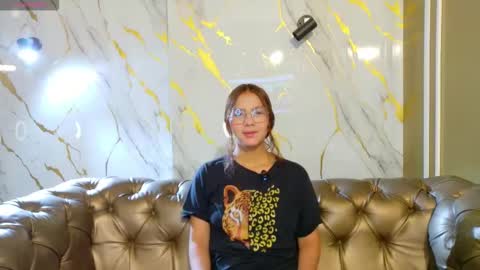 Snapshot of angeles_azul chatting on 02.13.26 angel online show from 02.13.26