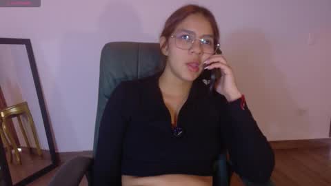 Snapshot of angeles_azul chatting on 02.14.26 angel online show from 02.14.26