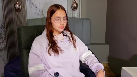 Snapshot of angeles_azul chatting on 02.17.26 angel online show from 02.17.26