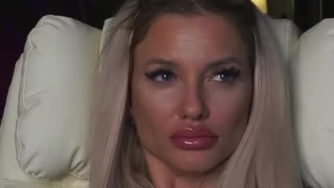 Snapshot of angeleyesblue25 chatting on 02.02.26 annita online show from 02.02.26