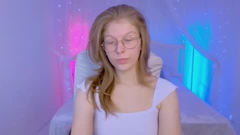 Snapshot of angeli_eyes chatting on 11.30.25 Ksenia online show from 11.30.25