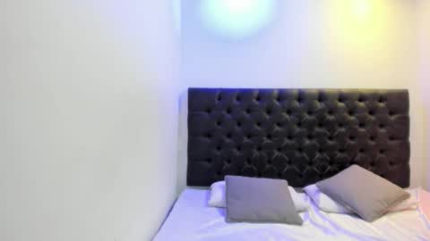 Snapshot of angeli_rivera chatting on 10.31.25 Angeli online show from 10.31.25