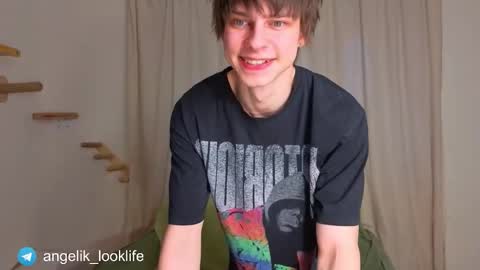 Snapshot of angelic_look chatting on 03.13.26 Daniel online show from 03.13.26