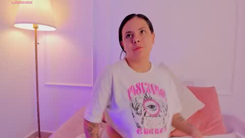 Snapshot of angelica_cross chatting on 10.28.25 Angelica Cross online show from 10.28.25