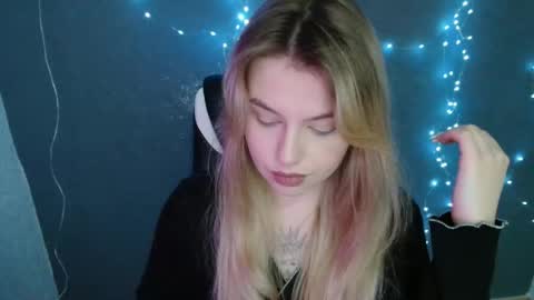 angelicablanch online show from 11.20.25