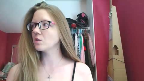 Snapshot of angelicangel3 chatting on 04.22.26 AngelicAngel online show from 04.22.26