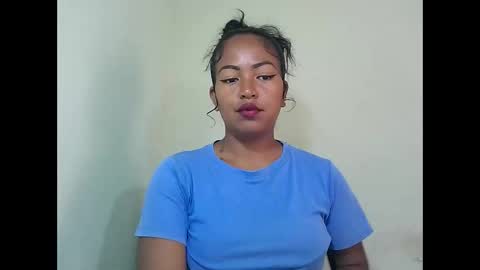 Snapshot of angelice33 chatting on 12.19.25 angelice33 online show from 12.19.25