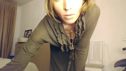 Snapshot of angelicfenix chatting on 04.03.26 angelicfenix online show from 04.03.26