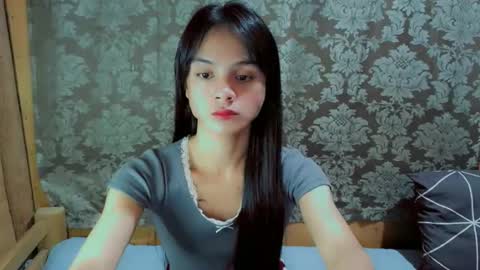 Snapshot of angelickath chatting on 12.20.25 kath online show from 12.20.25