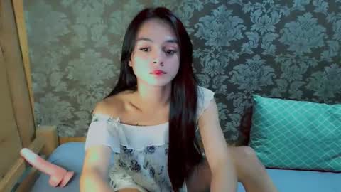 Snapshot of angelickath chatting on 02.25.26 kath online show from 02.25.26