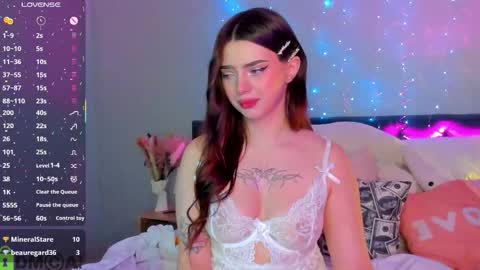 Snapshot of angelika_cute_ chatting on 11.11.25 Angelika online show from 11.11.25