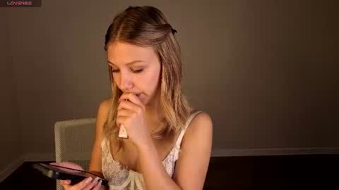 Snapshot of angelina_becker chatting on 06.20.26 Angelina online show from 06.20.26