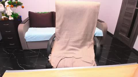 Snapshot of angelina_clark chatting on 12.25.24 Angelina online show from 12.25.24