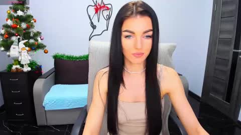 Snapshot of angelina_clark chatting on 12.28.24 Angelina online show from 12.28.24