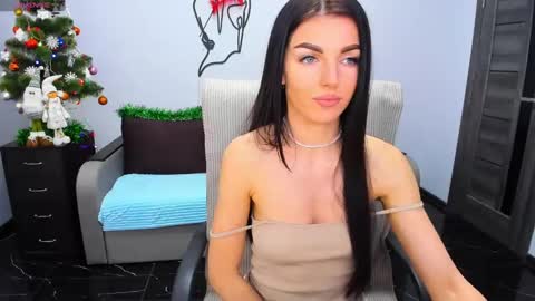 Snapshot of angelina_clark chatting on 12.28.24 Angelina online show from 12.28.24