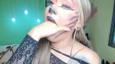 Snapshot of angelina_james_ chatting on 10.13.25 Angelina online show from 10.13.25