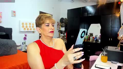 Snapshot of angelina_stone_65 chatting on 06.12.26 Angelina online show from 06.12.26