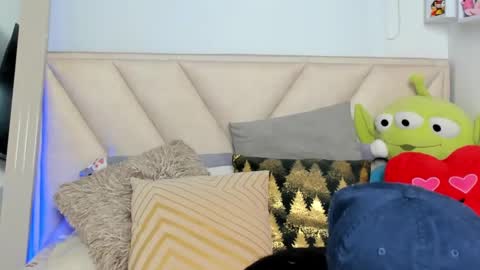 Angeline Smith  online show from 12.06.24