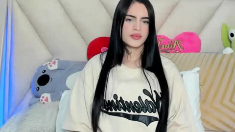 Angeline Smith  online show from 12.11.24