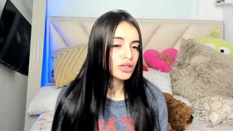 Angeline Smith  online show from 02.28.25