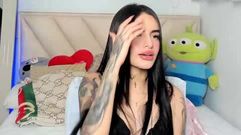 Angeline Smith  online show from 03.02.25