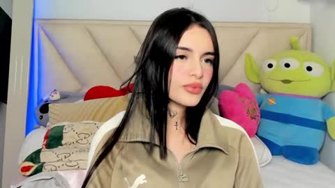 Angeline Smith  online show from 03.04.25