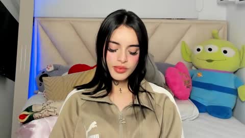 Angeline Smith  online show from 03.04.25