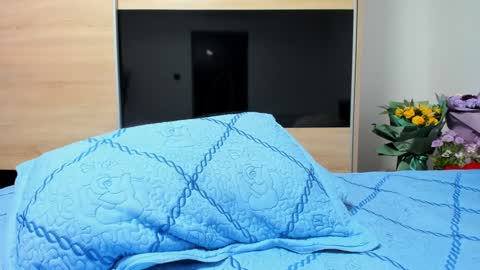 KrystyYo online show from 03.11.25