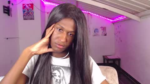 Snapshot of angell_dustt chatting on 12.18.24 Danielle online show from 12.18.24