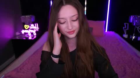 Snapshot of angellblush chatting on 09.18.25 AngelBlush online show from 09.18.25