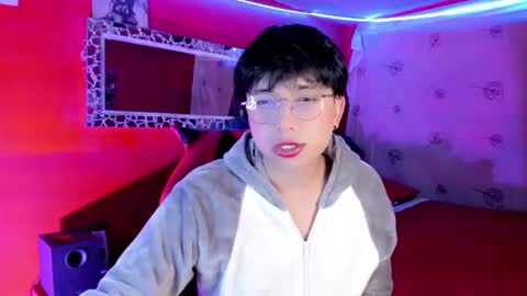 Snapshot of angellonfire chatting on 09.30.25 Angel online show from 09.30.25