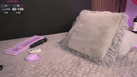 Snapshot of angells_smith chatting on 01.09.25 online show from 01.09.25