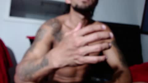 Snapshot of angelo_cox chatting on 01.10.25 angelo online show from 01.10.25