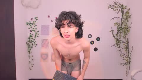 Snapshot of angelo_duarte chatting on 09.16.25 Angel online show from 09.16.25