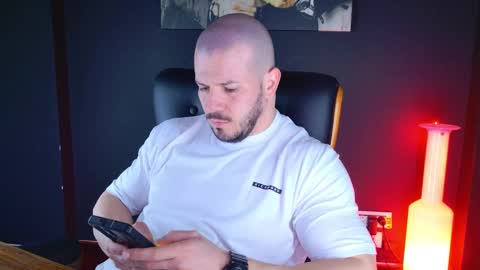 Snapshot of angeloeric chatting on 01.07.25 BlackWolf online show from 01.07.25