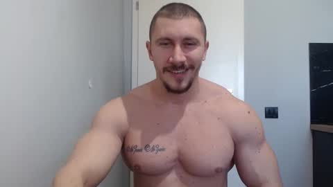 Snapshot of angelofit chatting on 03.05.25 ------- SEX SHOW WITH GUYS AND GIRLS MUSCLE SHOW online show from 03.05.25