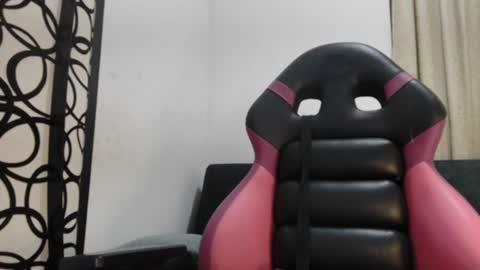 Snapshot of angels_chat chatting on 06.30.26 ivanna online show from 06.30.26