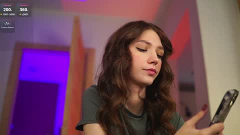 Snapshot of angels_kiss chatting on 11.25.25 Nikki online show from 11.25.25