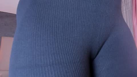 Angela online show from 09.18.25