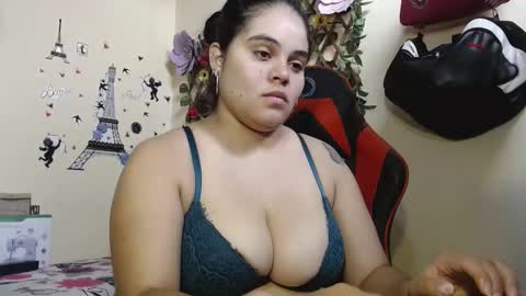 Snapshot of angelsexhotlatin chatting on 12.31.24 angelsexhotlatin online show from 12.31.24