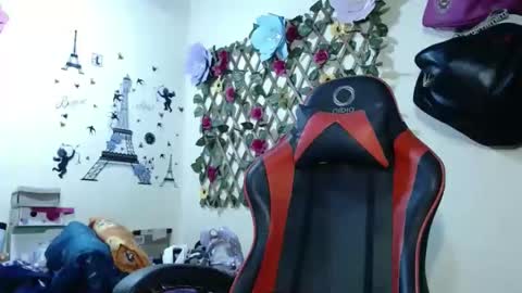 Snapshot of angelsexhotlatin chatting on 02.18.25 angelsexhotlatin online show from 02.18.25