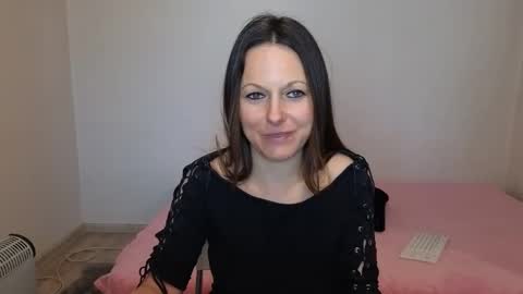 Giulia online show from 04.23.26