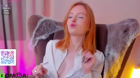 Snapshot of angelwise chatting on 10.29.25 angelwise online show from 10.29.25