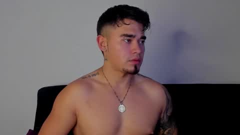 Snapshot of angelx_fox chatting on 12.03.25 Angel Fox online show from 12.03.25