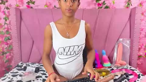 Anyega online show from 11.18.25