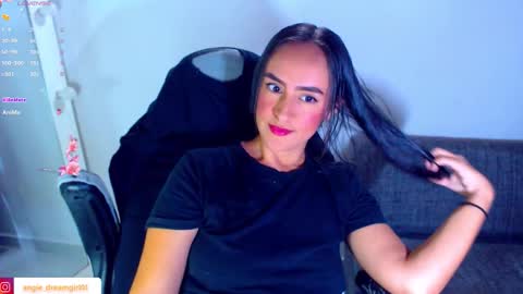 Snapshot of angie_dreamgirl chatting on 01.31.26 IG angie dreamgirl01 online show from 01.31.26