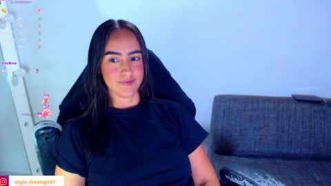 Snapshot of angie_dreamgirl chatting on 02.19.26 IG angie dreamgirl01 online show from 02.19.26