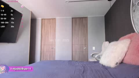 Snapshot of angie_mcqueen chatting on 01.13.25 angie online show from 01.13.25