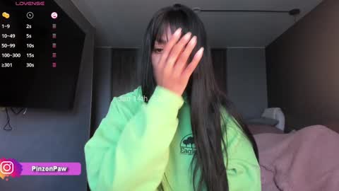 Snapshot of angie_mcqueen chatting on 01.14.25 angie online show from 01.14.25